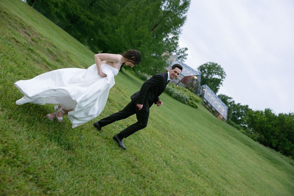 Couples portraits at Ashbourne Farms in La Grange, Kentucky. 